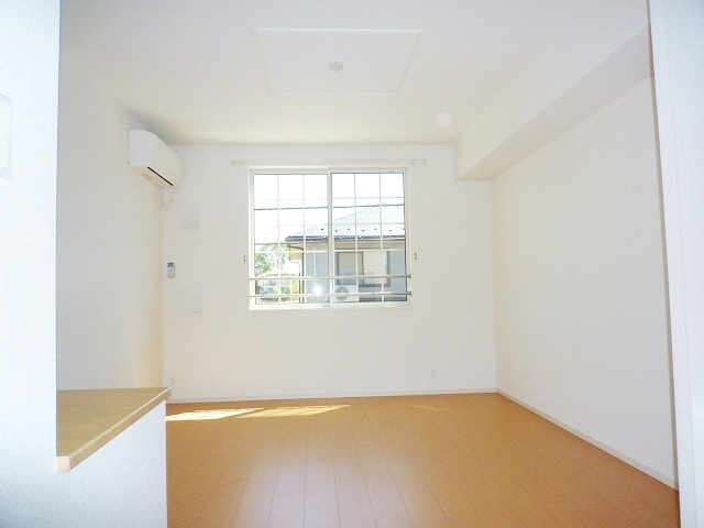 さいたま市緑区大字三室のアパートの居間・リビング