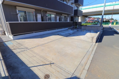 【駐車場】 | エミナーレ西大宮 | 駐車場完備です