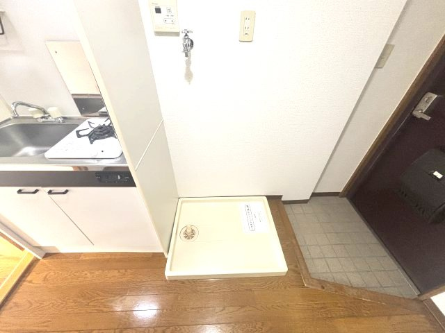 ロイヤルコート神戸岡本の玄関