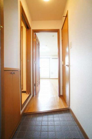 ヴィレッジ　トミタ　Ｄの玄関