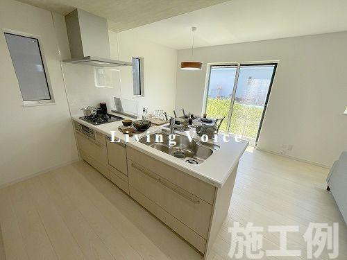 【キッチン】 | 【仲介手数料０円】厚木市第3鳶尾　新築一戸建て　 | 厚木市第3鳶尾　新築一戸建て　