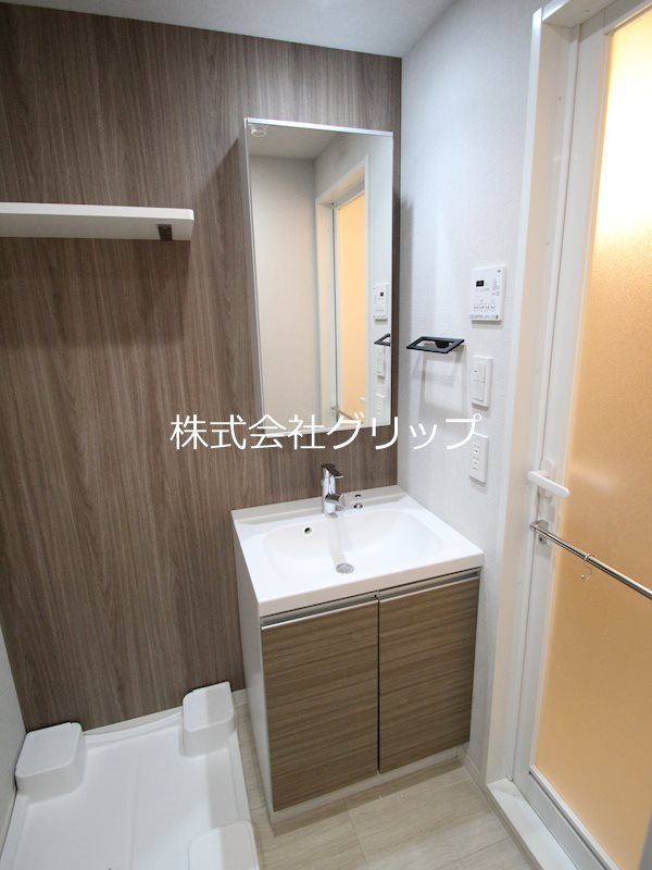 Le'a横濱天王町弐番館の独立洗面台