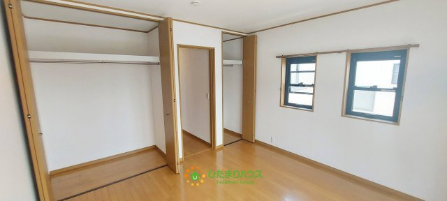 久喜市西大輪５丁目　中古一戸建ての収納