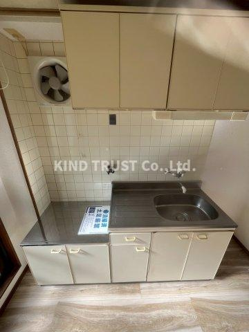 ハピネス国分寺のキッチン|コンパクトなキッチンで掃除もラクラク