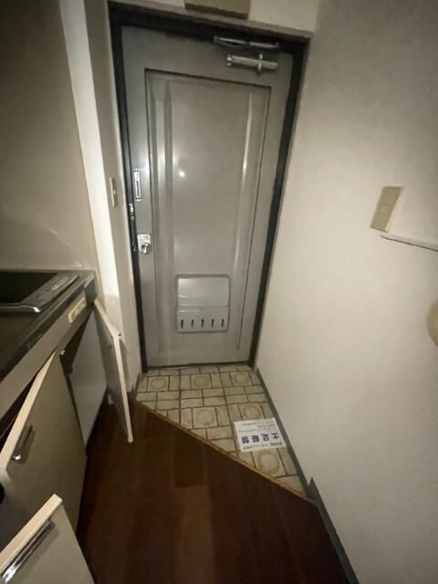 モトキハウスの玄関