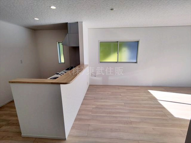 【ダイニング】 | 比企郡吉見町東野第２０　全３棟　３号棟 | 食卓を囲むダイニング