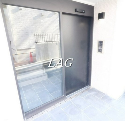 【エントランス】 | ＣＯＣＯＣＵＢＥ北千住 | エントランスです。