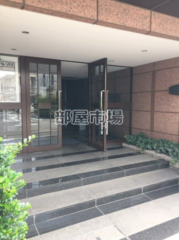 パレ・デ・シャンサールのエントランス