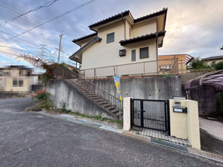 【前面道路含む現地写真】 | 光明台２丁目　中古戸建 | 【オンライン対応可能！】オンライン通話等での物件紹介や住宅ローン相談等も対応可能です！