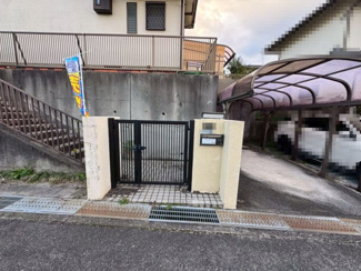 【玄関】 | 光明台２丁目　中古戸建 | どのお部屋でものびのびお過ごしいただけますよ！