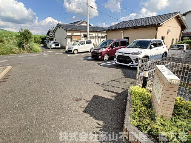 コルソ・ソーレの駐車場