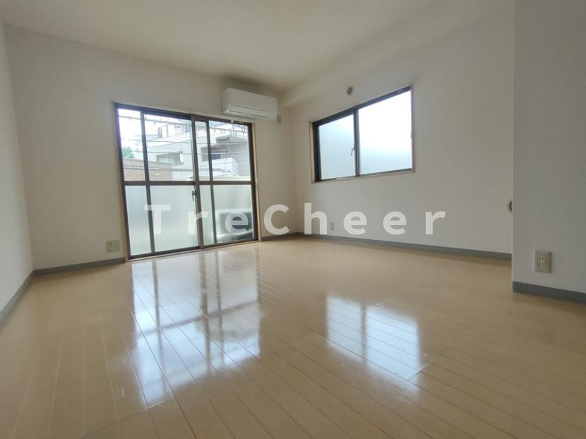 第7眞市マンションの居間・リビング