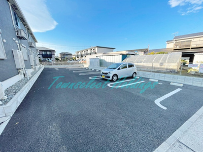 【駐車場】 | カーサ・ルミナーレ | 敷地内駐車場空きあり