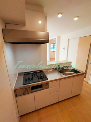 【キッチン】 | カーサ・ルミナーレ | 3口ガスコンロ・カウンターキッチン♪