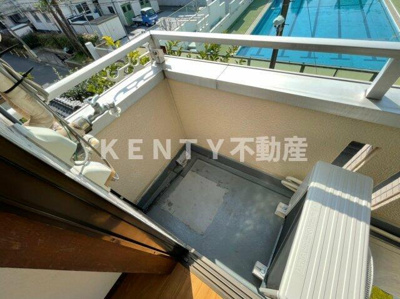 【バルコニー】 | ドミール・コージ | バルコニーからの眺めを楽しみながら食事をしませんか