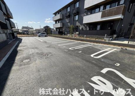 フライハイトの駐車場