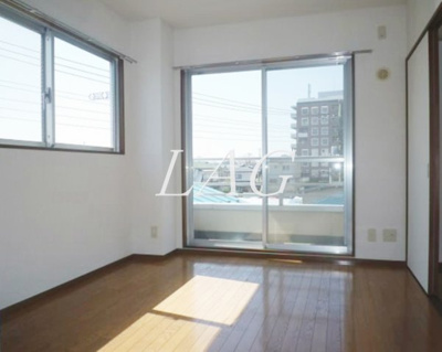 【居間・リビング】 | ライフプラザ調布 | 洋室のお部屋です。