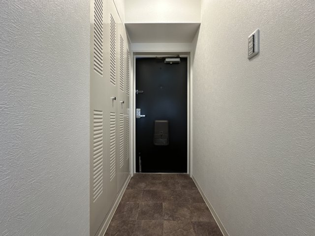 エクセランス大久保１番館の玄関