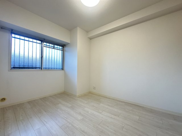 エクセランス大久保１番館の洋室