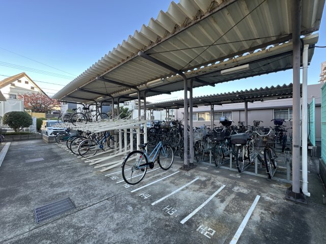 エクセランス大久保１番館の駐輪場