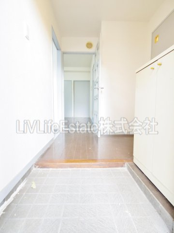 レグルスマンションの玄関