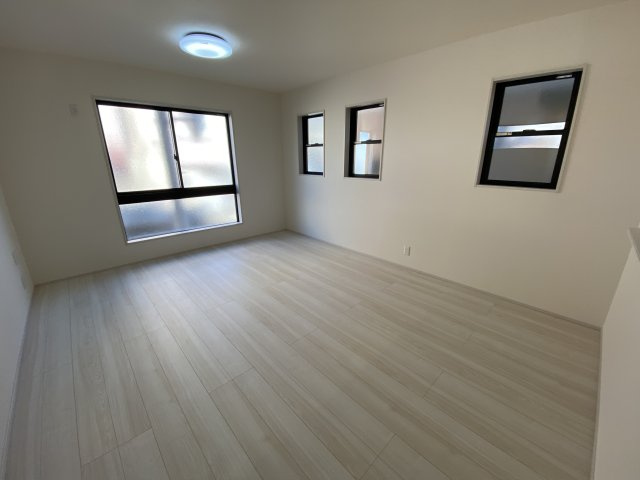 新座市石神第三　新築1棟の居間・リビング