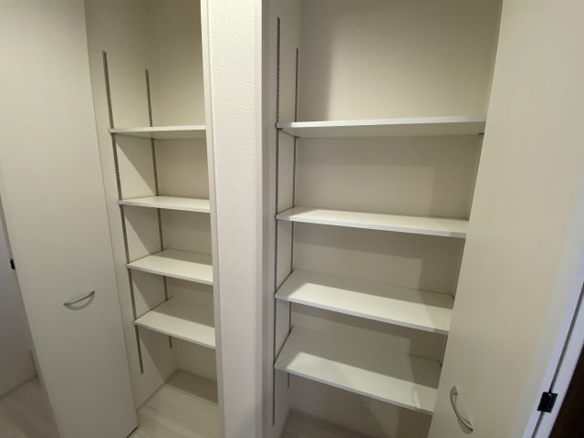 新座市石神第三　新築1棟の収納