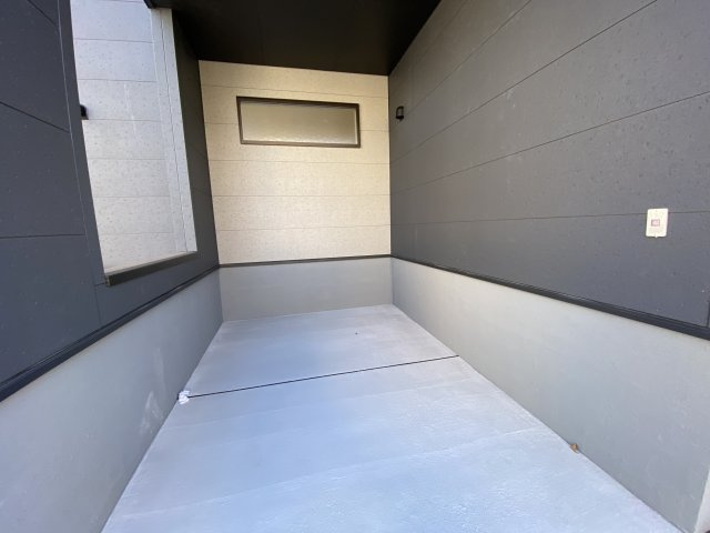 新座市石神第三　新築1棟の駐車場