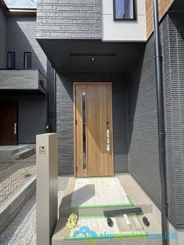 伊勢原市第3高森　新築戸建　全3棟3号棟の玄関