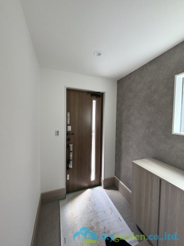 伊勢原市第3高森　新築戸建　全3棟3号棟の玄関