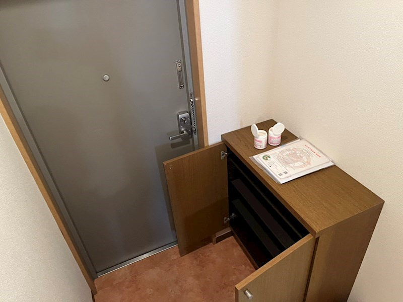 アンピール伏見桃山の玄関