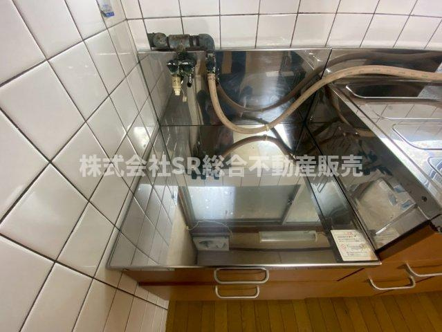 稲田本町1丁目中古テラスハウスのキッチン|お好きなコンロを置けます。