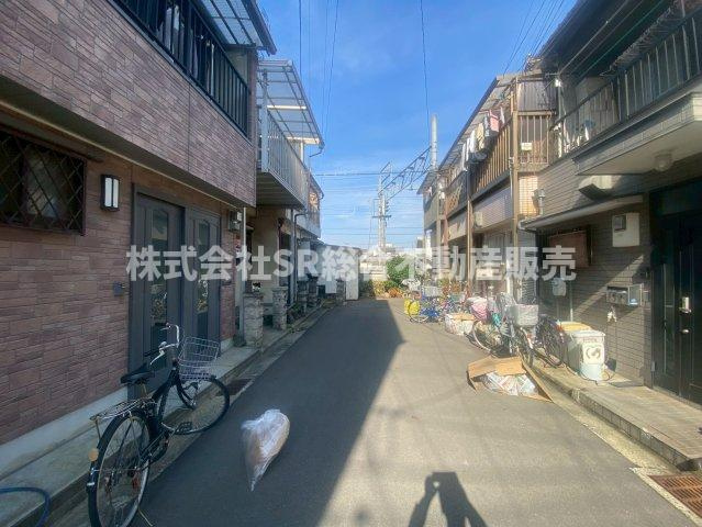 稲田本町1丁目中古テラスハウスの前面道路含む現地写真|前面道路含む現地写真です