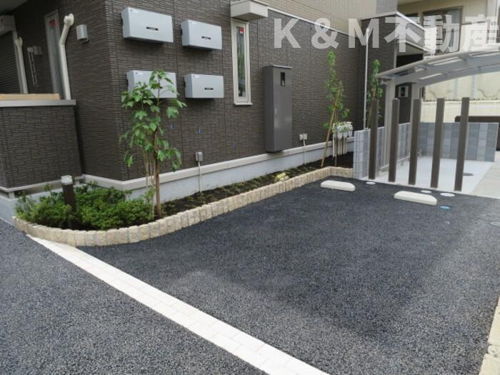 Arcobalenoの駐車場|車をお持ちの方に嬉しい駐車場付きの物件です