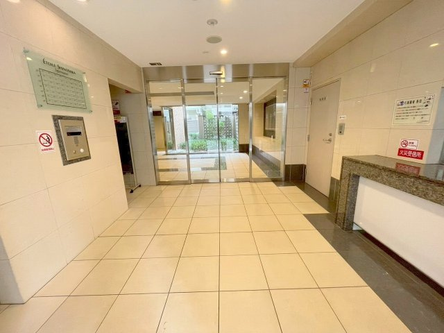 エトワール新大阪のエントランス