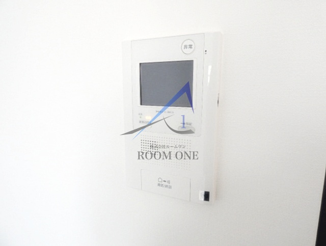 レアライズ日暮里ＥＡＳＴのセキュリティ|モニター付きインターホンです。