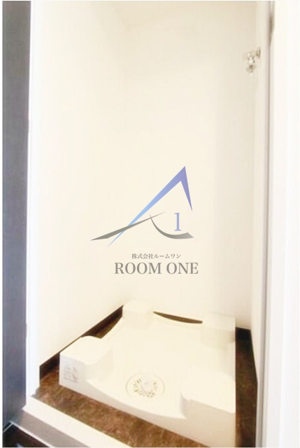 レアライズ日暮里ＥＡＳＴの設備|洗濯機置き場です。