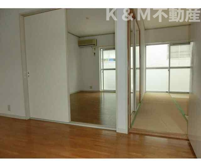 エステートピアグレイスの居間・リビング|居間です