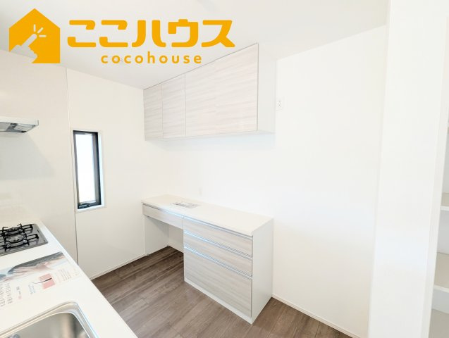 豊見城市渡橋名浜原　新築戸建て　全39区画　26号棟の収納|カップボード付きです♪