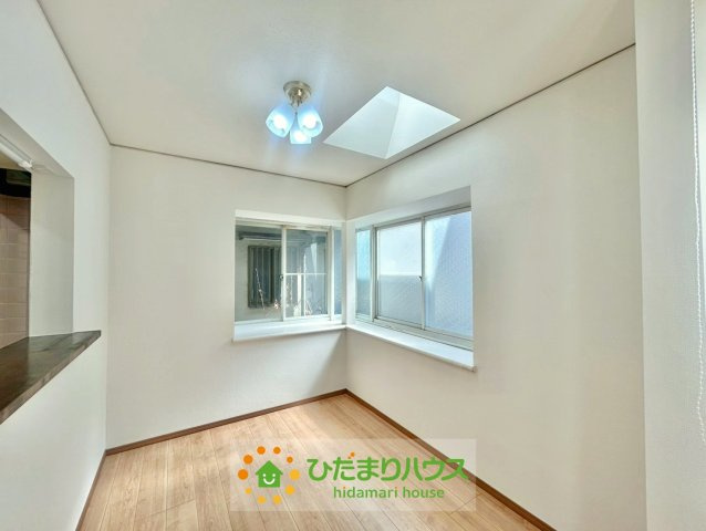 久喜市小右衛門　中古一戸建ての居間・リビング