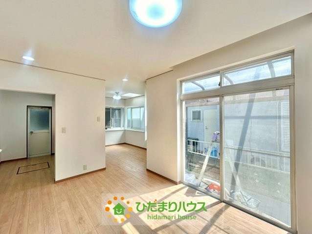 久喜市小右衛門　中古一戸建ての居間・リビング