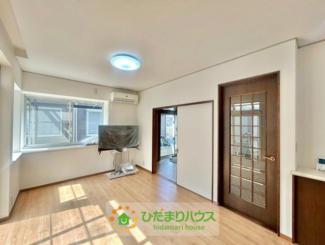 久喜市小右衛門　中古一戸建ての居間・リビング
