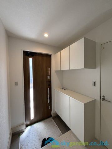 伊勢原市第3高森　新築戸建　全3棟1号棟の玄関