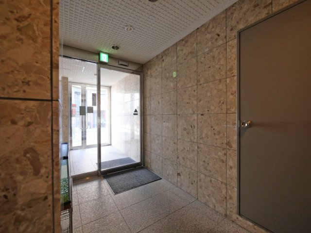 ドムール緑橋のロビー