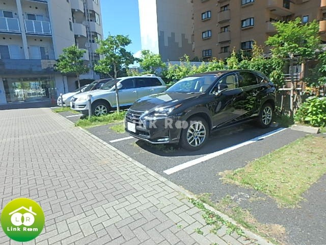 エコロジー潮見レジデンスの駐車場