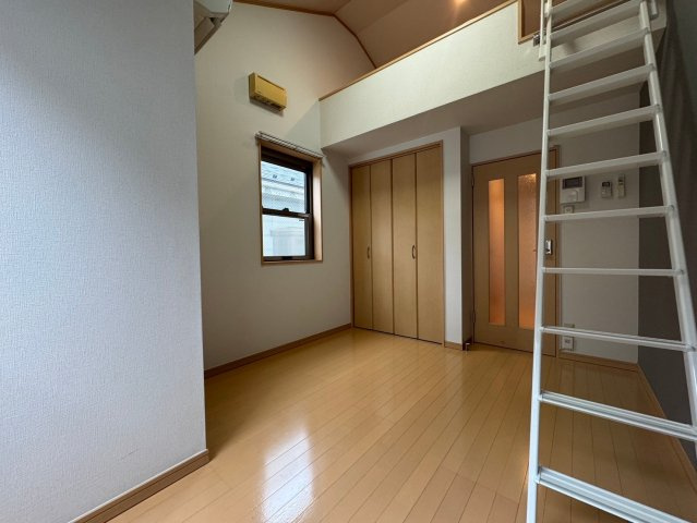 アゼリアガーデンズ向ヶ丘Ⅱの居間・リビング