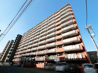 【外観】 | パーソナルステージ中島公園グレイス | 落ち着いた佇まいが魅力のマンションで、帰宅するたびにほっとする安らぎが感じられます。高級感と清潔感が漂う外観が、暮らしに彩りを添えてくれる住まいです。