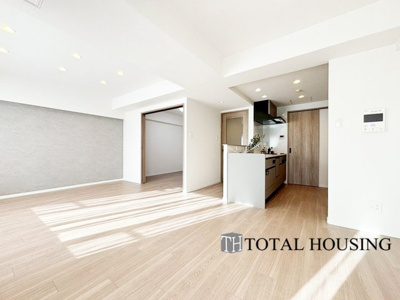 【居間・リビング】 | パーソナルステージ中島公園グレイス | ☆☆大空間リビングは家族のオアシスへ☆☆毎日家族が笑顔で生活する空間であるリビング。
広さと明るさには拘ってほしい空間です。お子様の成長に合わせて家具の配置なども広いからこそ可能です。