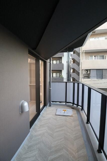 LUMEED南千住のバルコニー