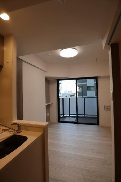 LUMEED南千住の居間・リビング